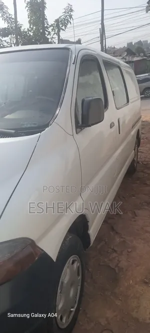 Toyota HiAce 1998 White