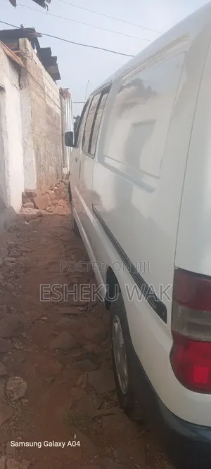 Toyota HiAce 1998 White