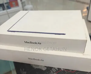 New Laptop Apple MacBook Air 2025 M4 13-Inch 16GB Apple M4 SSD 256GB