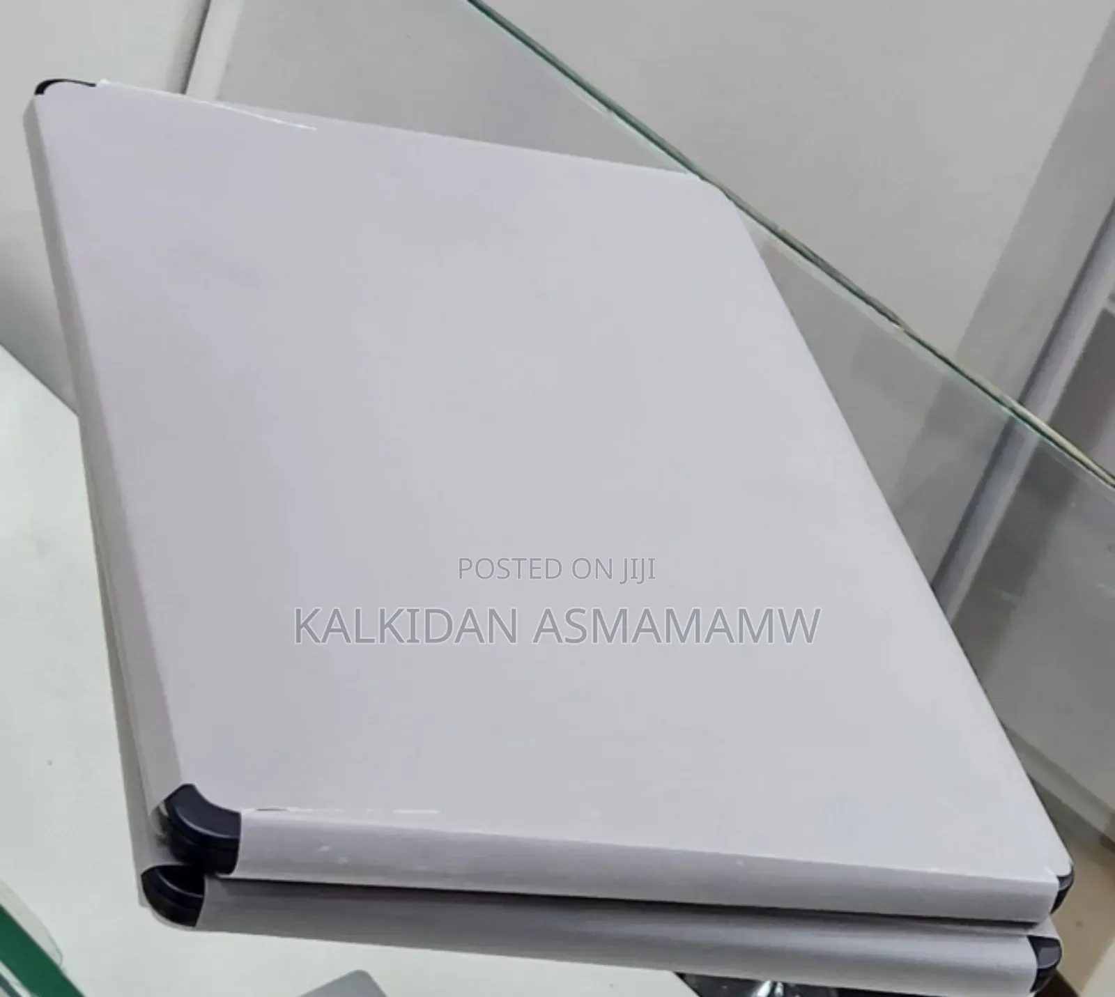 New Laptop Apple MacBook Pro 2024 M4 14-Inch 16GB Apple M4 SSD 256GB