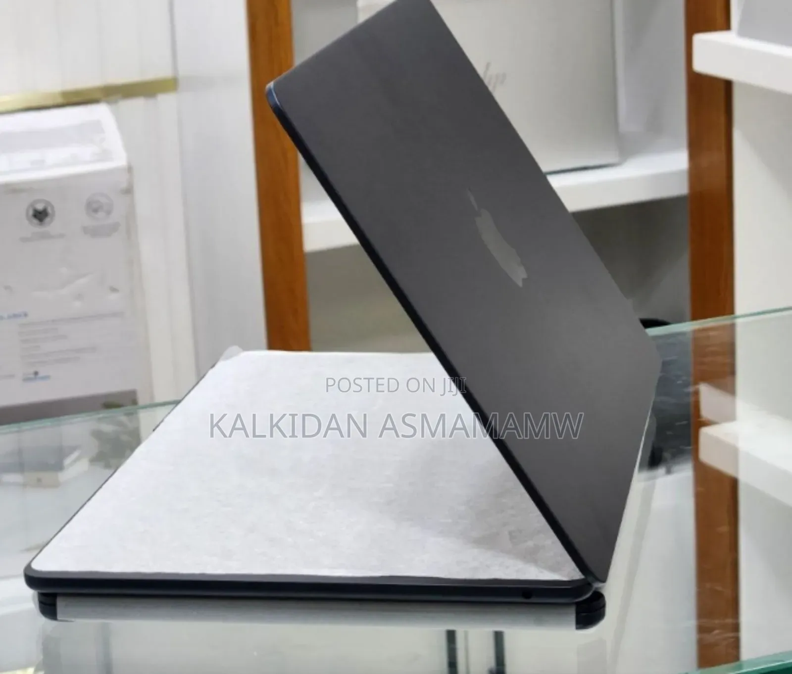 New Laptop Apple MacBook Pro 2024 M4 14-Inch 16GB Apple M4 SSD 256GB