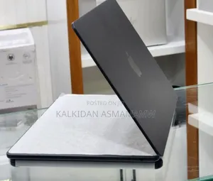 New Laptop Apple MacBook Pro 2024 M4 14-Inch 16GB Apple M4 SSD 256GB