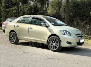 Toyota Yaris 2008 Gold