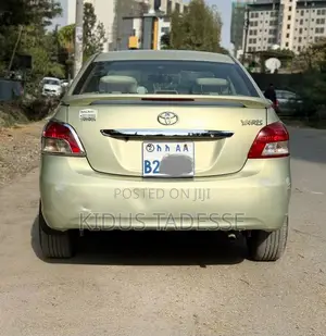 Toyota Yaris 2008 Gold