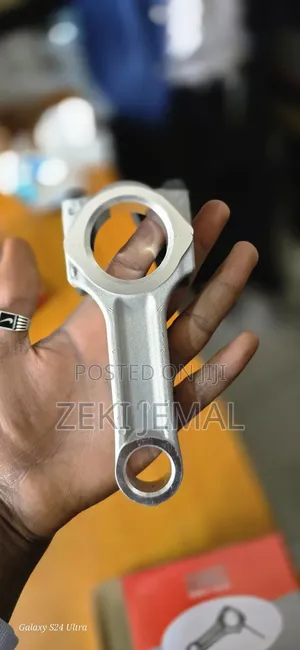 Conncting Rod Lombardini Engine ( Bela ቤላ ) ሎንባርዲኒ