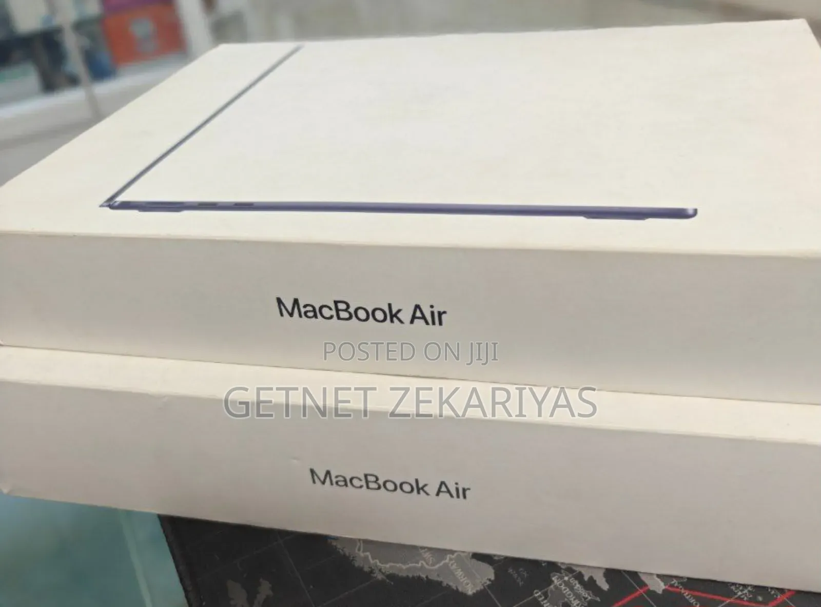 New Laptop Apple MacBook Air 2025 M4 13-Inch 16GB SSD 256GB