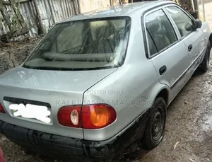 Toyota Corolla 2000 Silver