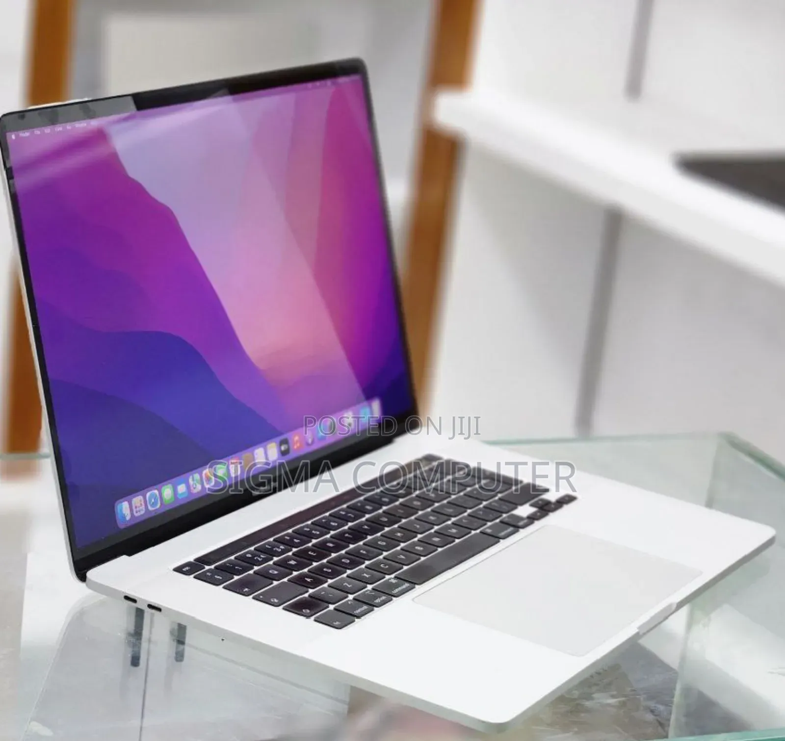 New Laptop Apple MacBook Pro 2019 16GB Intel Core I7 SSD 512GB