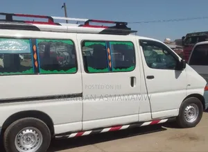 Toyota HiAce 2003 White