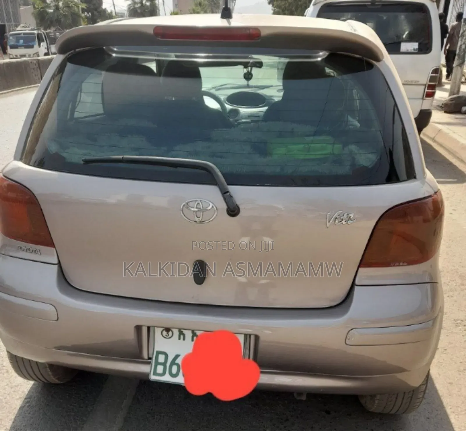 Toyota Vitz 2004 Silver
