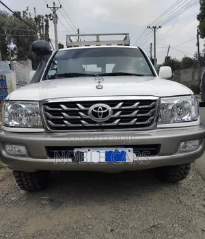 Toyota Land Cruiser 2003 White
