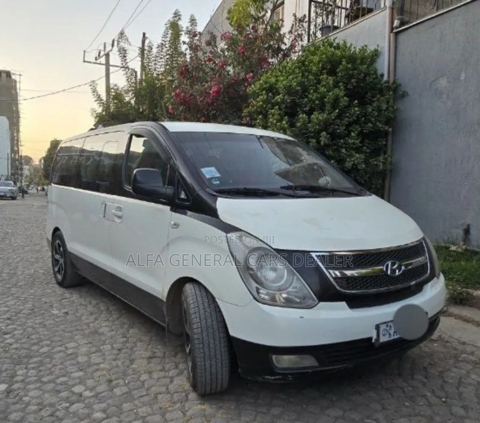 Hyundai H1 2013 Beige