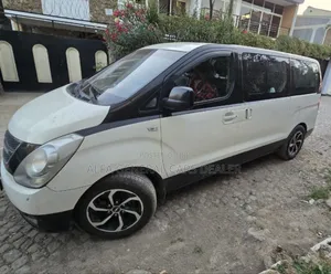 Hyundai H1 2013 Beige