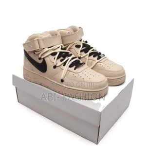 Nike Air Force 1'07 High Top Shoes