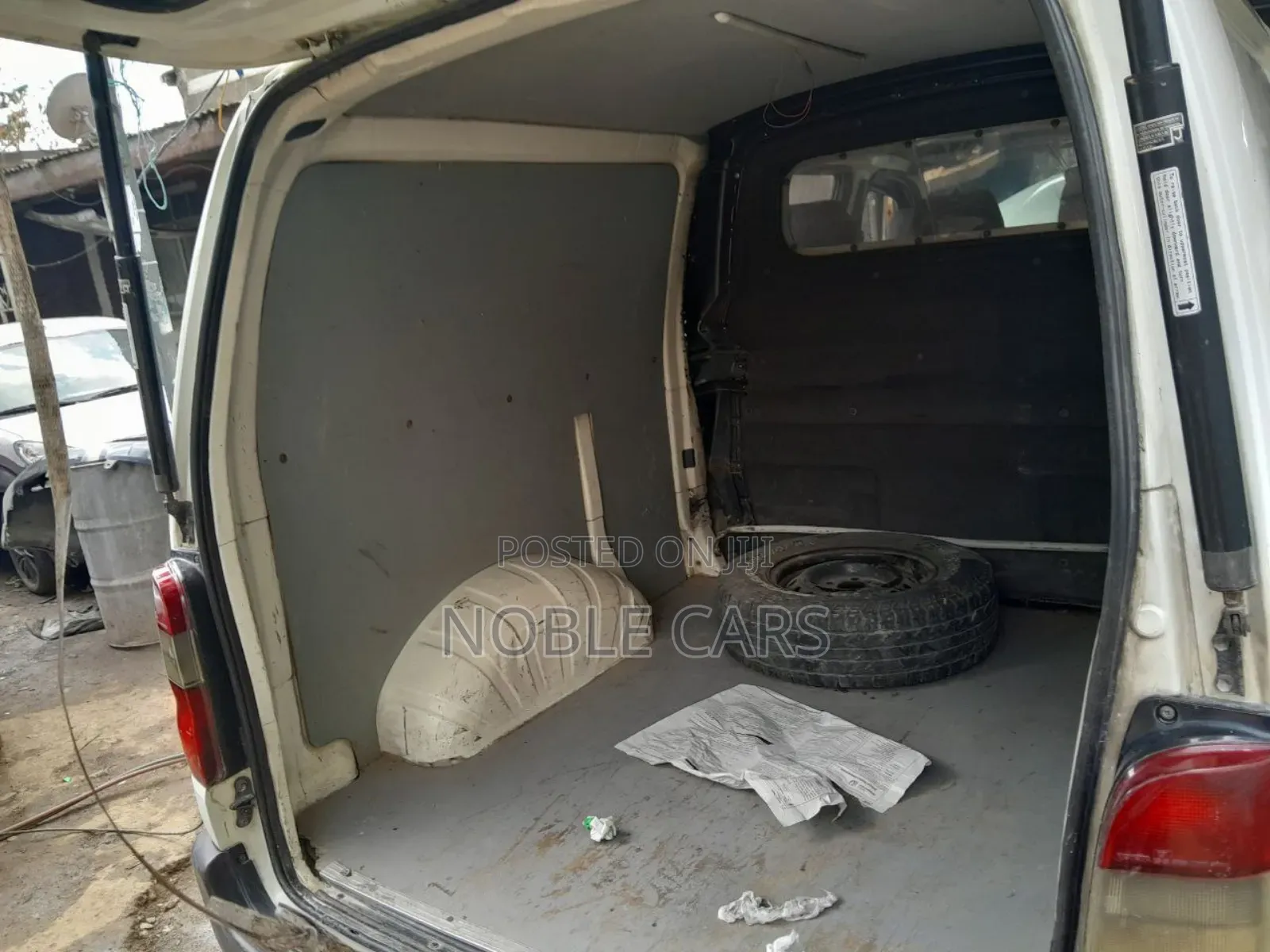 Toyota HiAce 2011 White