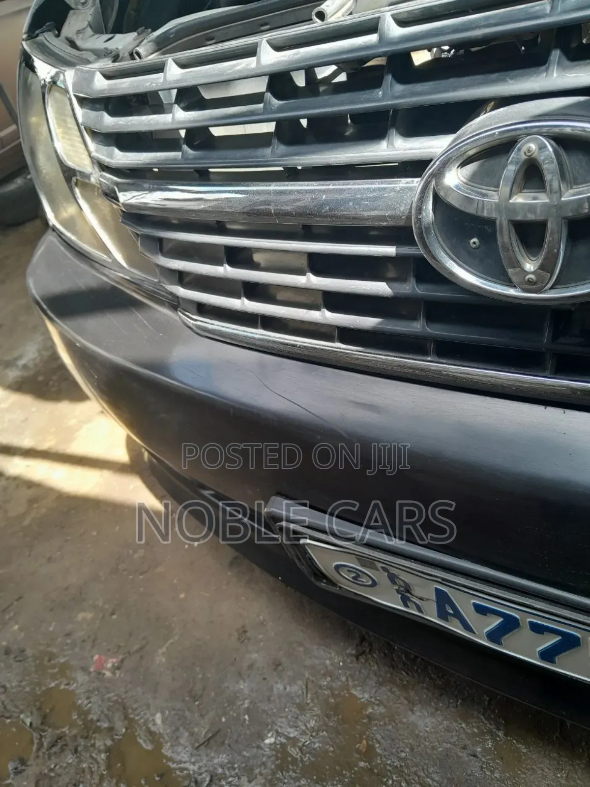 Toyota HiAce 2011 White