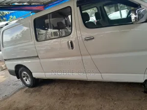 Toyota HiAce 2011 White