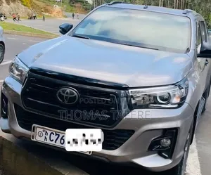 Toyota Hilux 2020 Silver
