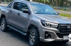 Toyota Hilux 2020 Silver