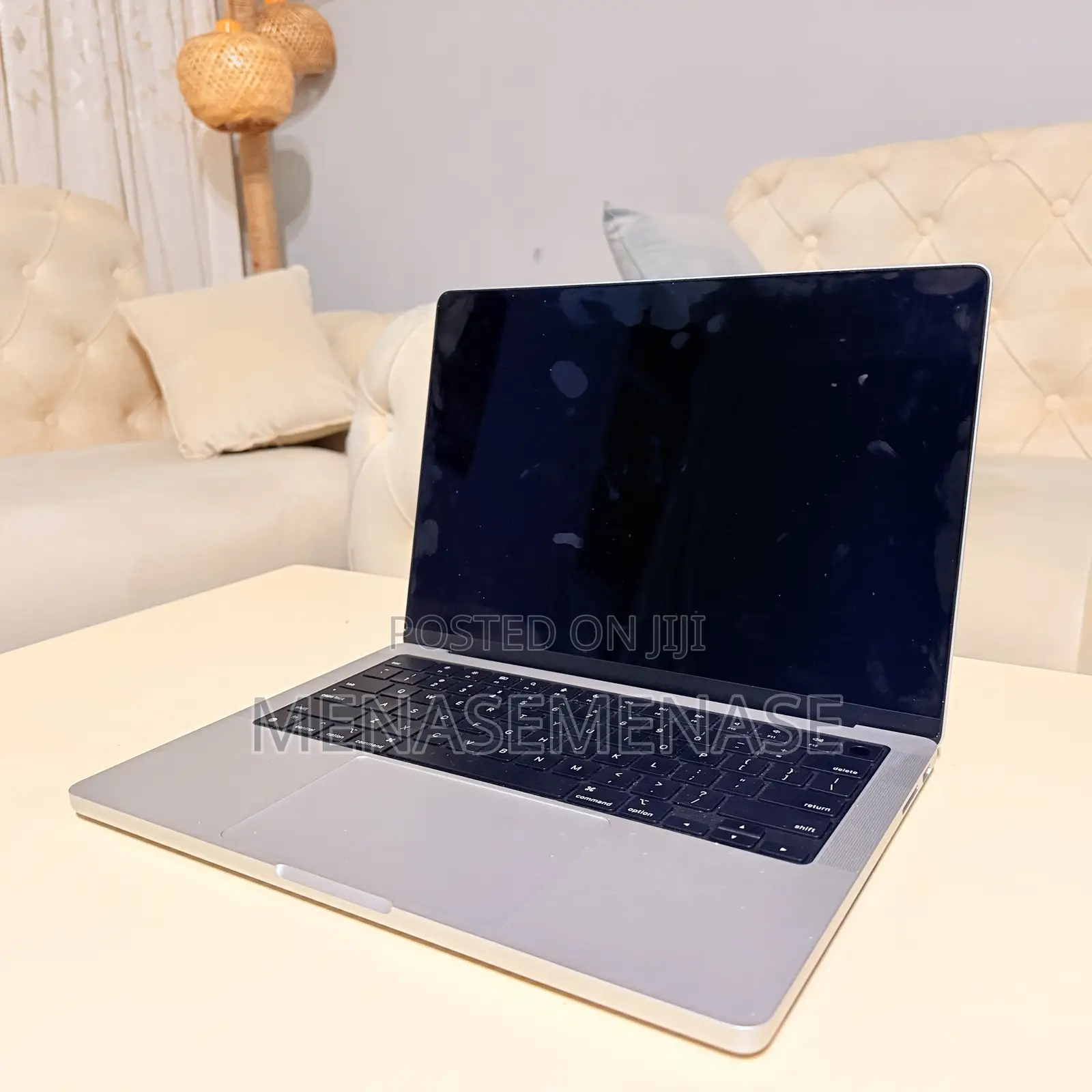 New Laptop Apple MacBook Pro 2023 M3 14-Inch 8GB Apple M3 Pro SSD 512GB