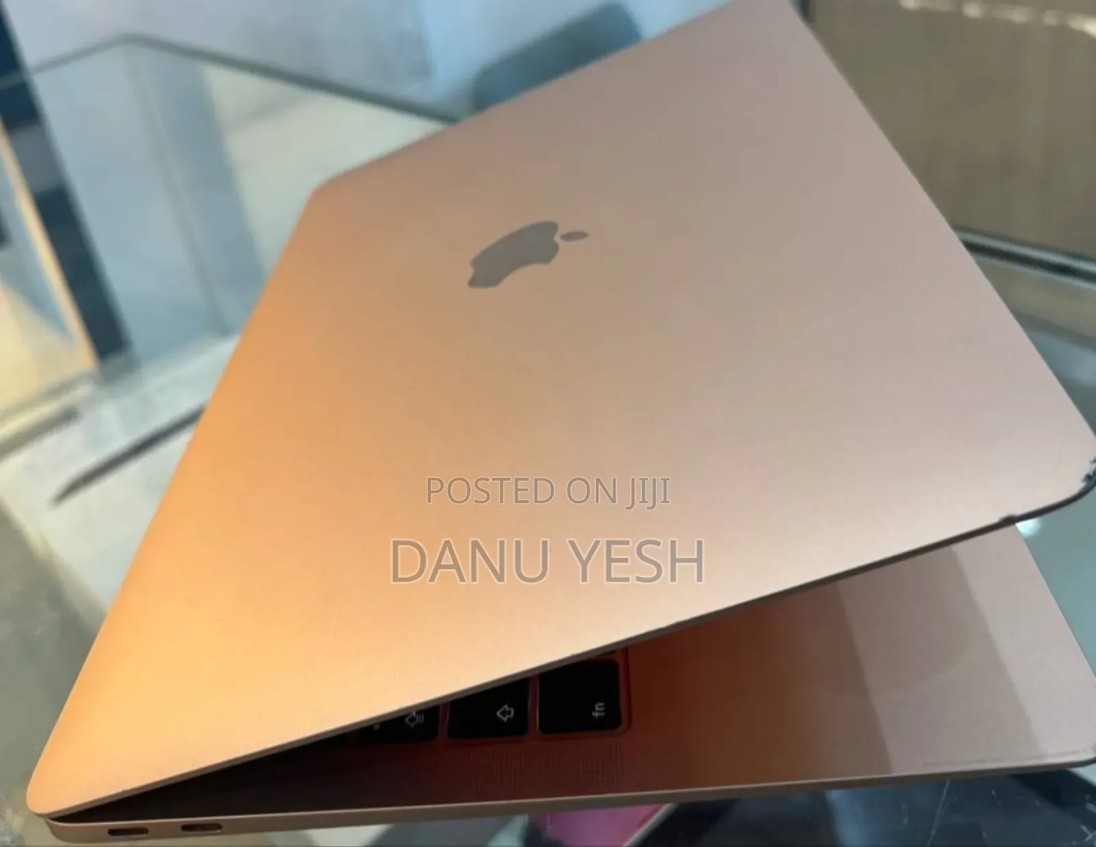 New Laptop Apple MacBook Pro 2019 8GB Intel Core I5 SSD 256GB