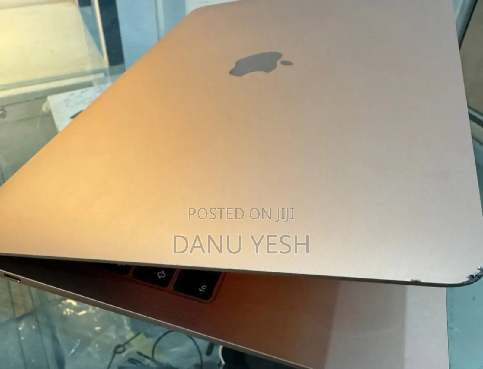 New Laptop Apple MacBook Pro 2019 8GB Intel Core I5 SSD 256GB