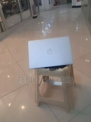 New Laptop Apple MacBook Air 2012 4GB Intel Core I5 SSD 128GB