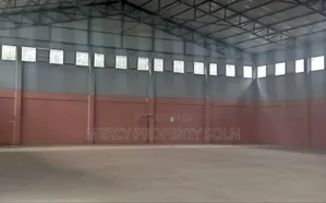 የሚከራይ መጋዘን ቦሌ አዲስ አበባ አስፓልት መንገድ ዳር፣ 3ፌዝ ቆጣሪ ያለው