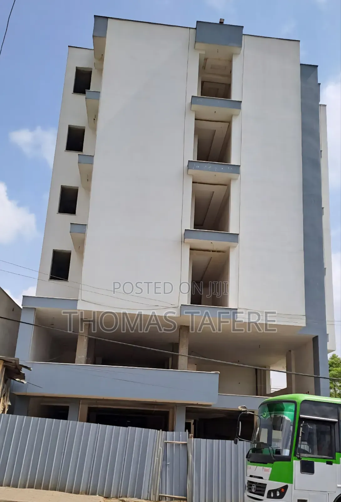 20bdrm Apartment in Bole for sale