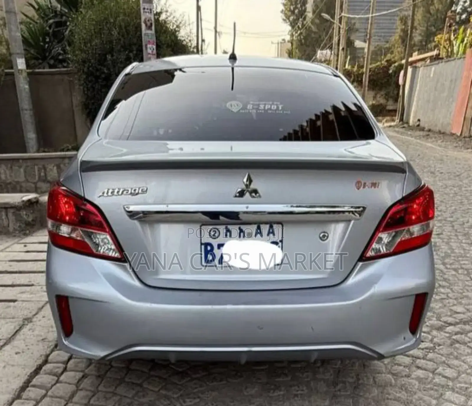 Mitsubishi Attrage 2021 Silver