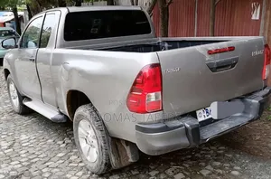 Toyota Hilux 2020 Gold