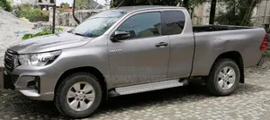 Toyota Hilux 2020 Gold