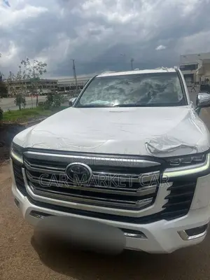 Toyota Land Cruiser 3.3 Diesel 4WD 2022 White