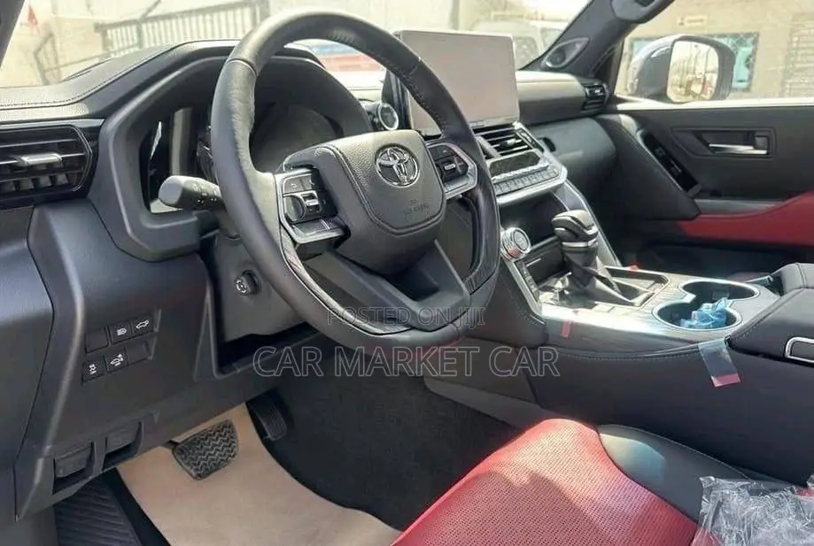 Toyota Land Cruiser 3.3 Diesel 4WD 2022 White