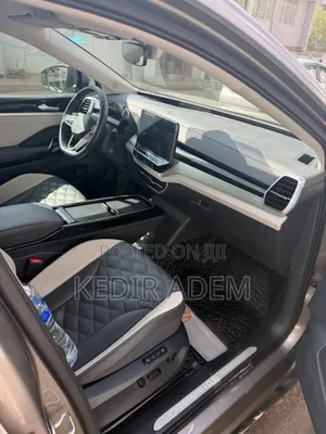 Volkswagen ID.6 2024 Silver