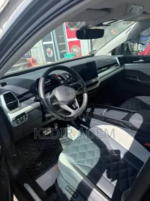 Volkswagen ID.6 2024 Silver