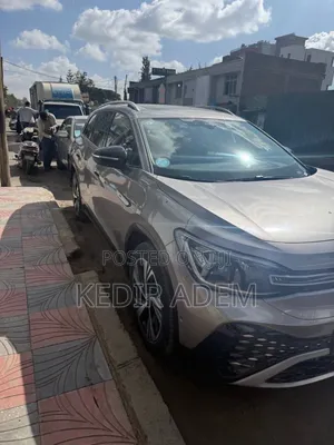 Volkswagen ID.6 2024 Silver