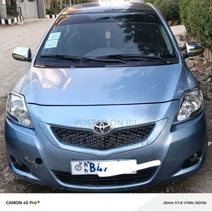 Toyota Yaris 2010 Blue
