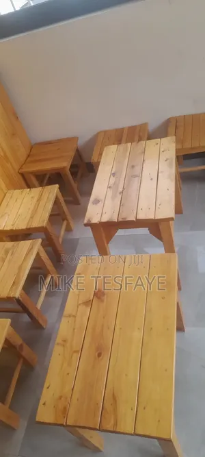 Urgent Coffee Shope Chair and Tabel