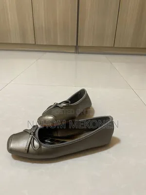 Brand New Woman Shoes