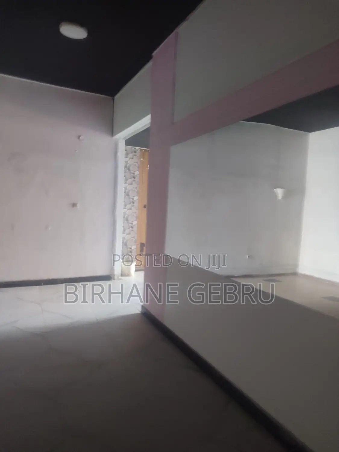 Space Rent for Cafe .Resturant Beauty Salon and Office