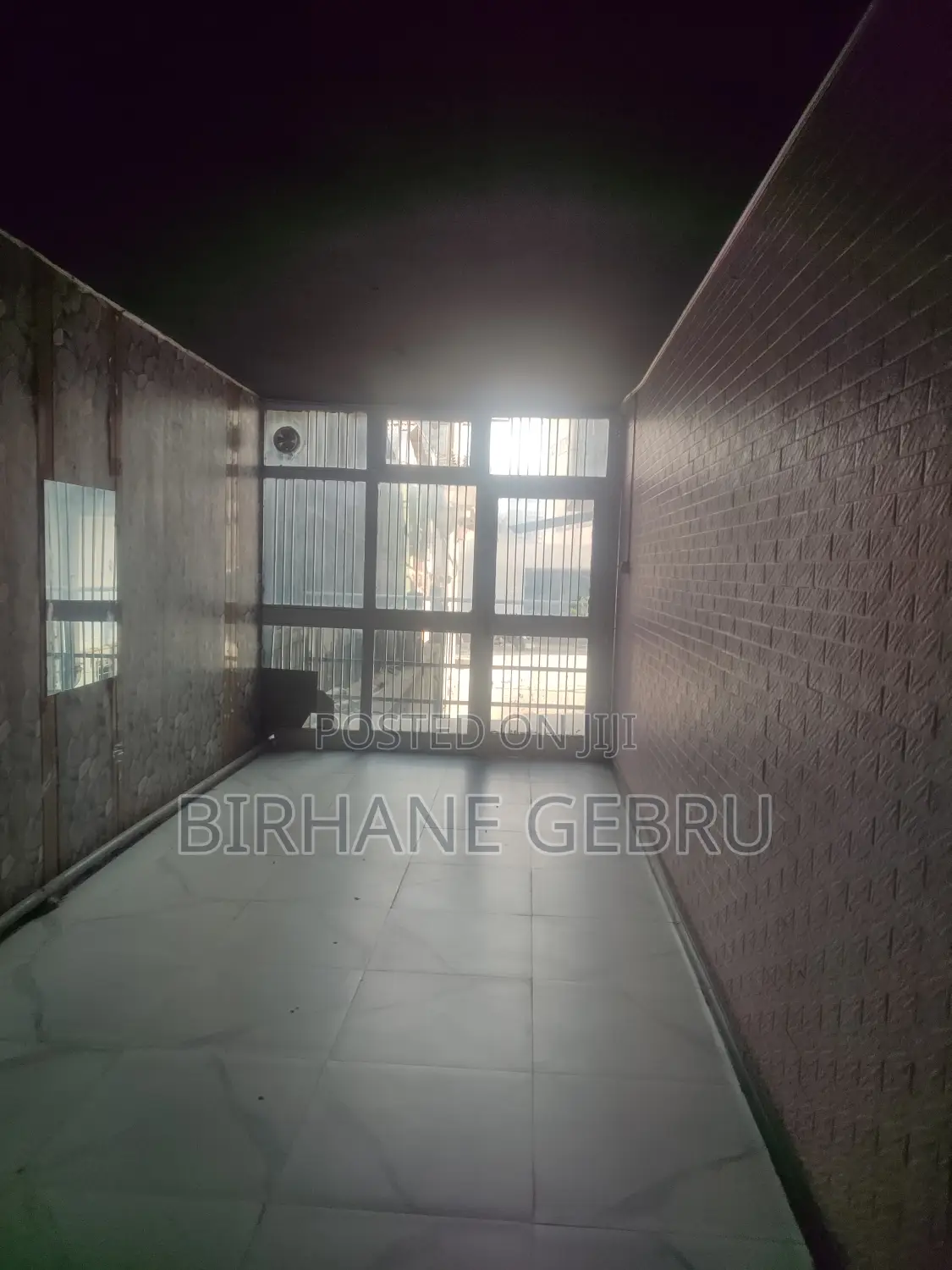 Space Rent for Cafe .Resturant Beauty Salon and Office