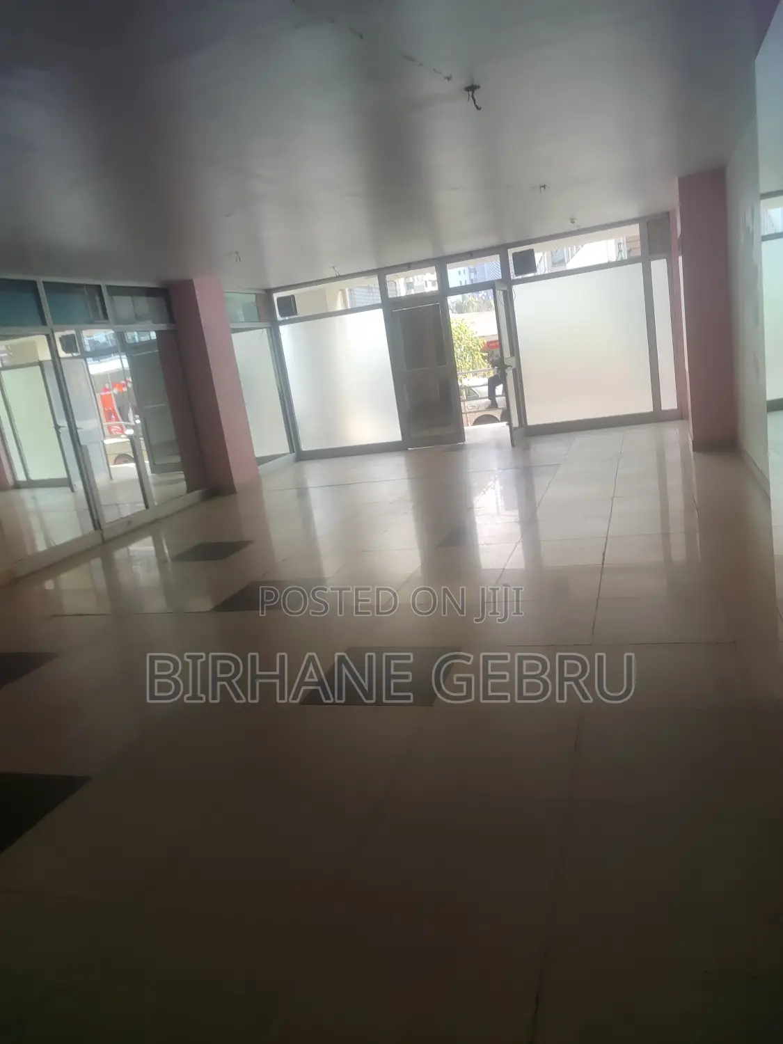 Space Rent for Cafe .Resturant Beauty Salon and Office