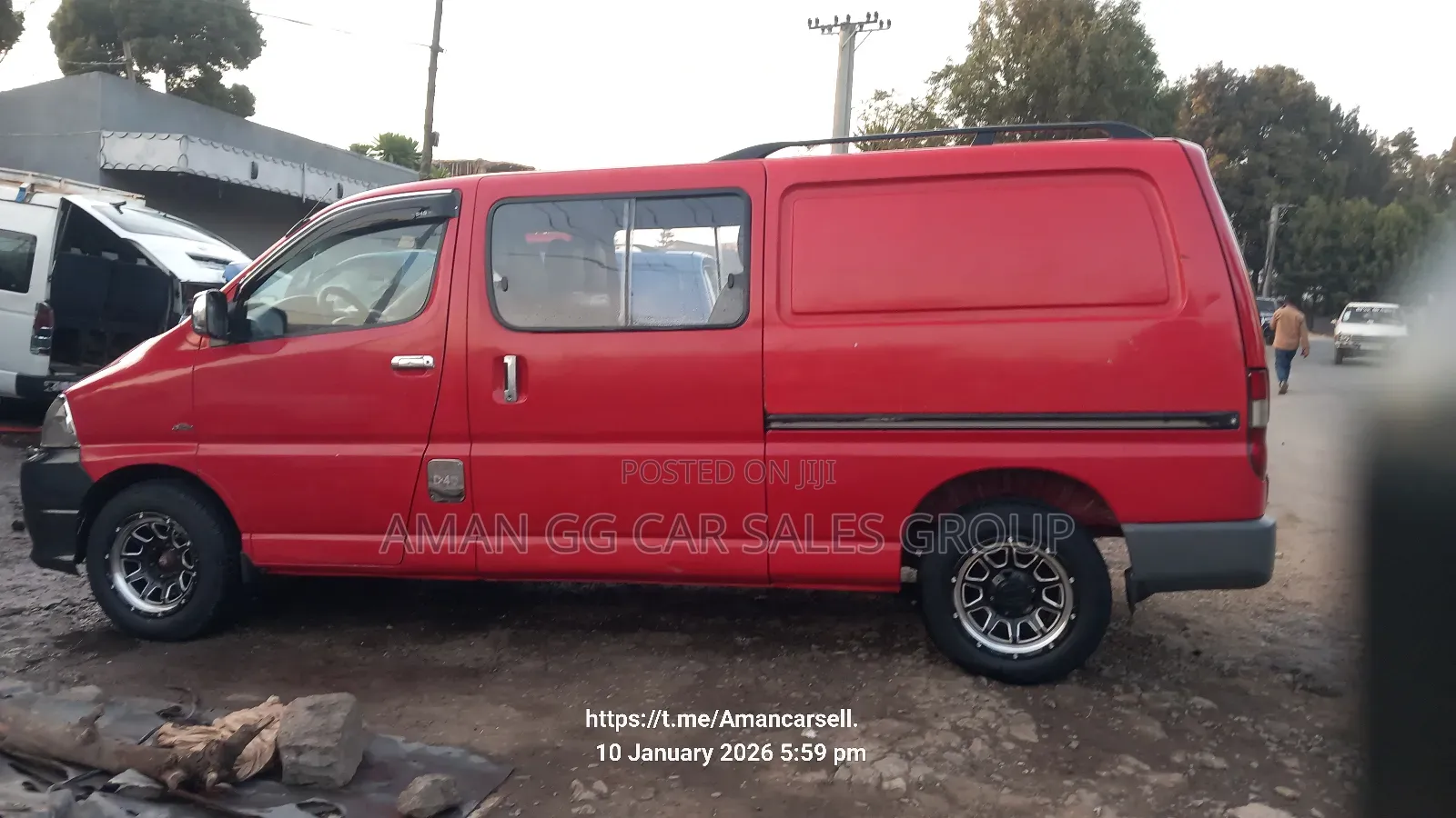 Toyota HiAce 2008 Red