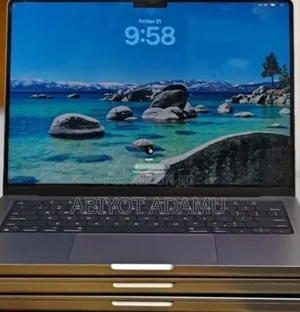 New Laptop Apple MacBook Pro M1 16GB Intel Core I7 SSD 32GB