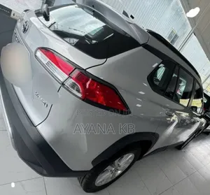 Toyota Corolla Cross Hybrid 2023 White
