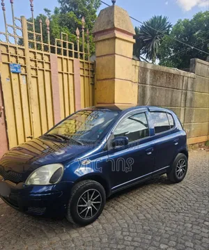 Toyota Vitz 2003 Blue