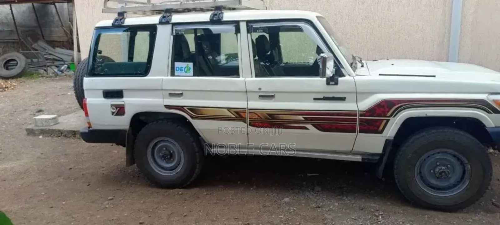 Toyota Land Cruiser 2011 Off white