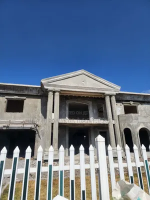 6bdrm House in ሲሲድ ሪልስተት ኮምፋውንድ ውስጥ, Oromia-Finfinne for sale