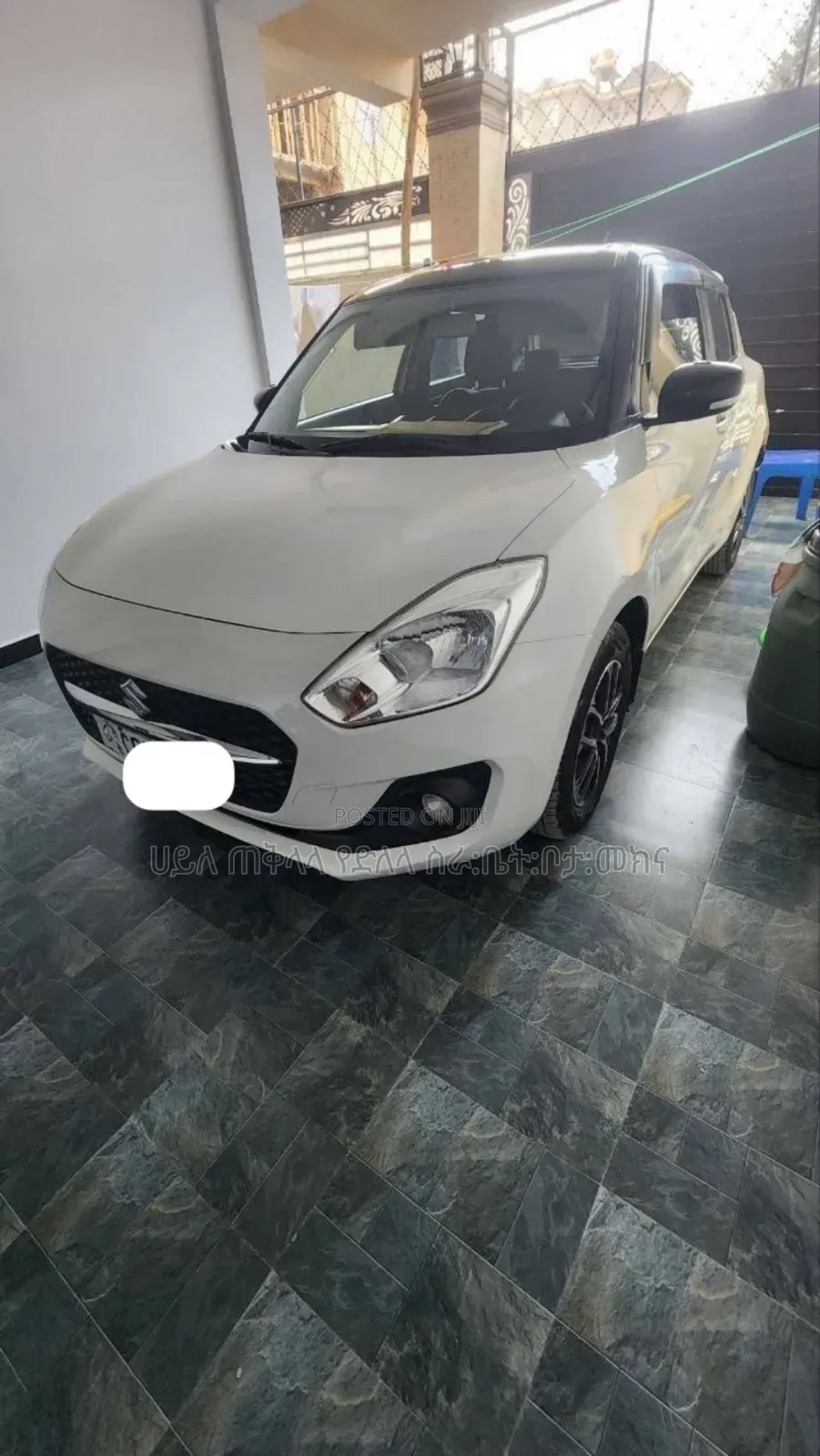 Suzuki Swift 2023 White